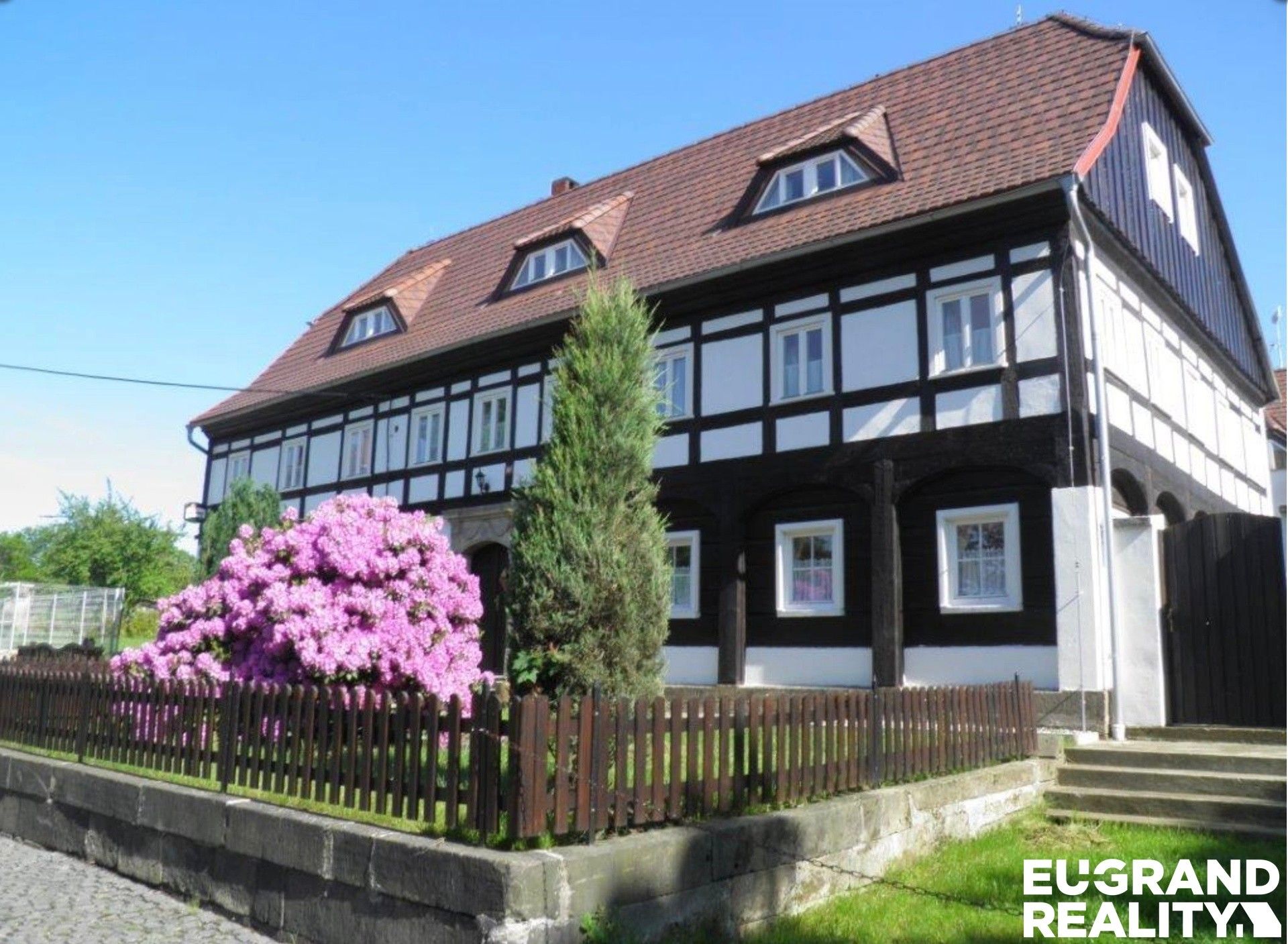 Prodej komerčního prostoru 683 m² - foto 1