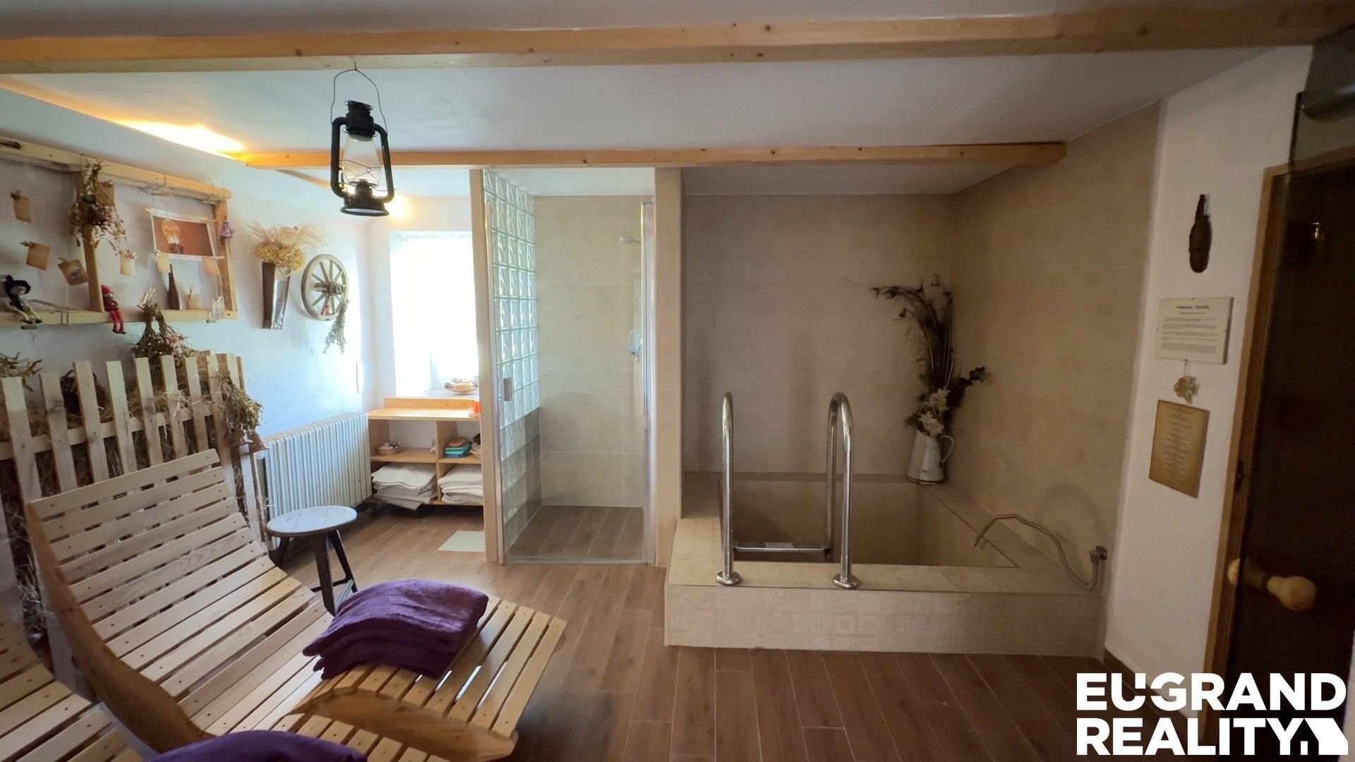 Prodej komerčního prostoru 683 m² - foto 12