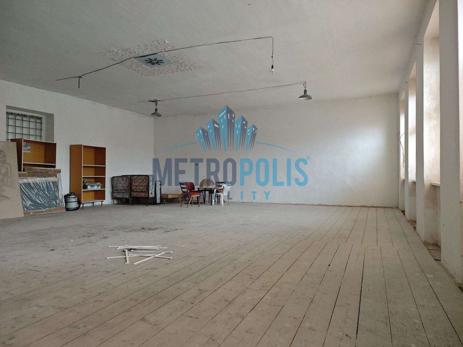 Prodej nemovitosti 280 m² - foto 2