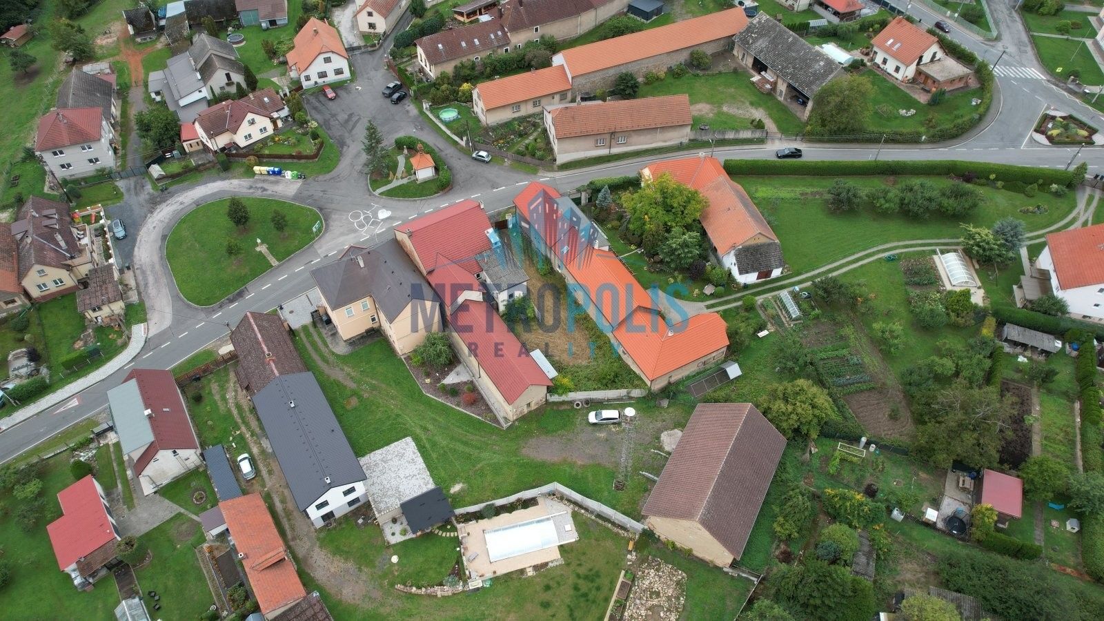 Prodej nemovitosti 280 m² - foto 4