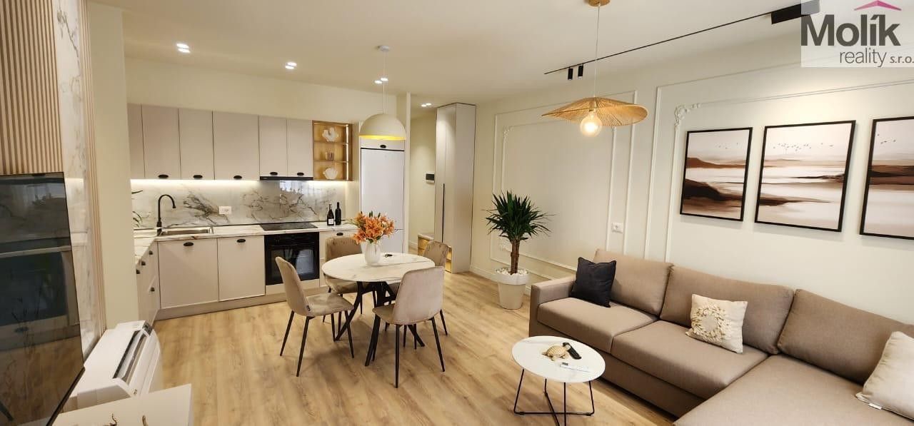 Prodej bytu 3+kk 71 m² - foto 1