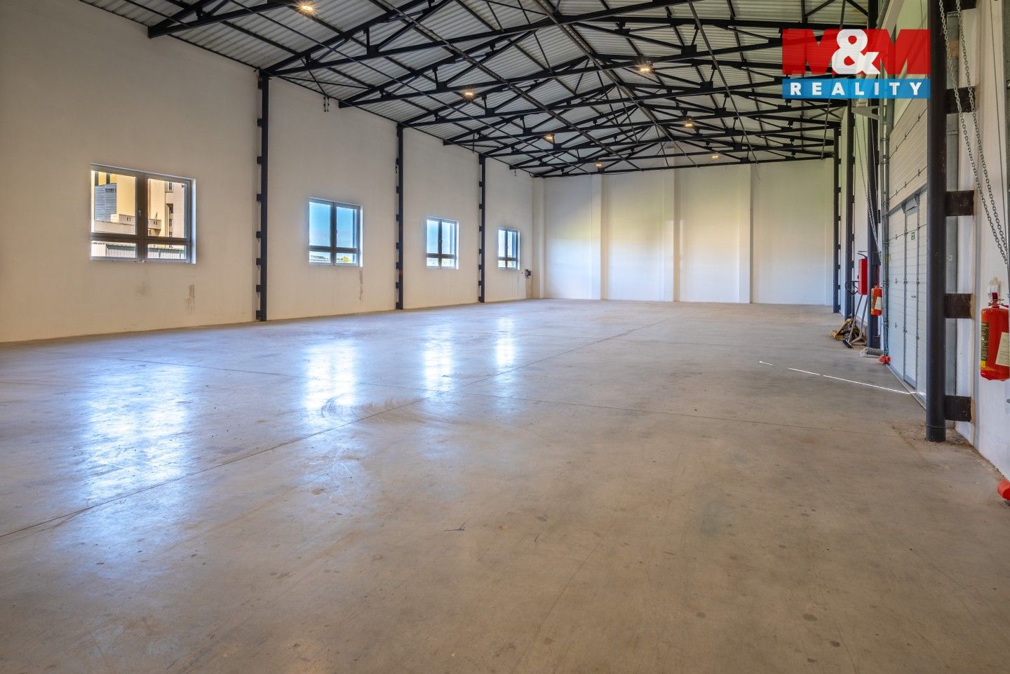 Pronájem komerčního prostoru 575 m² - foto 4