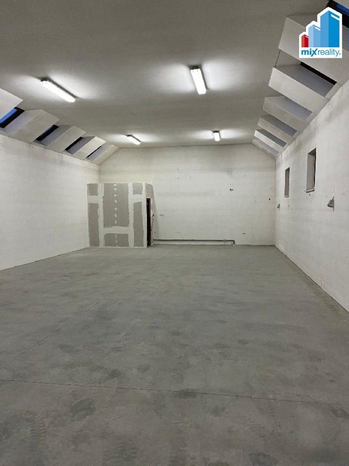 Pronájem komerčního prostoru 156 m² - foto 4