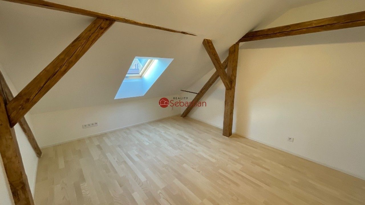 Pronájem bytu 4+kk 99 m² - foto 6