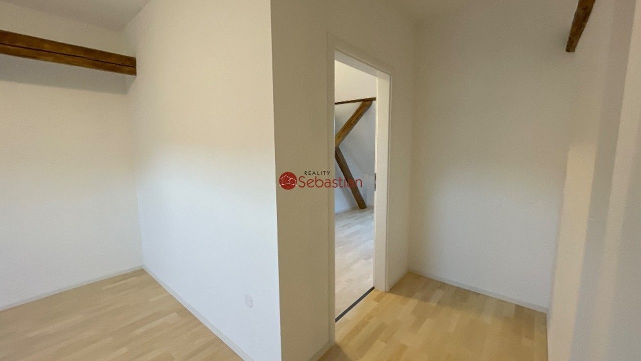 Pronájem bytu 4+kk 99 m² - foto 7