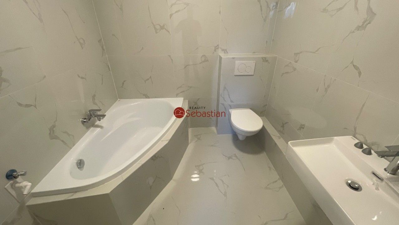 Pronájem bytu 4+kk 99 m² - foto 12