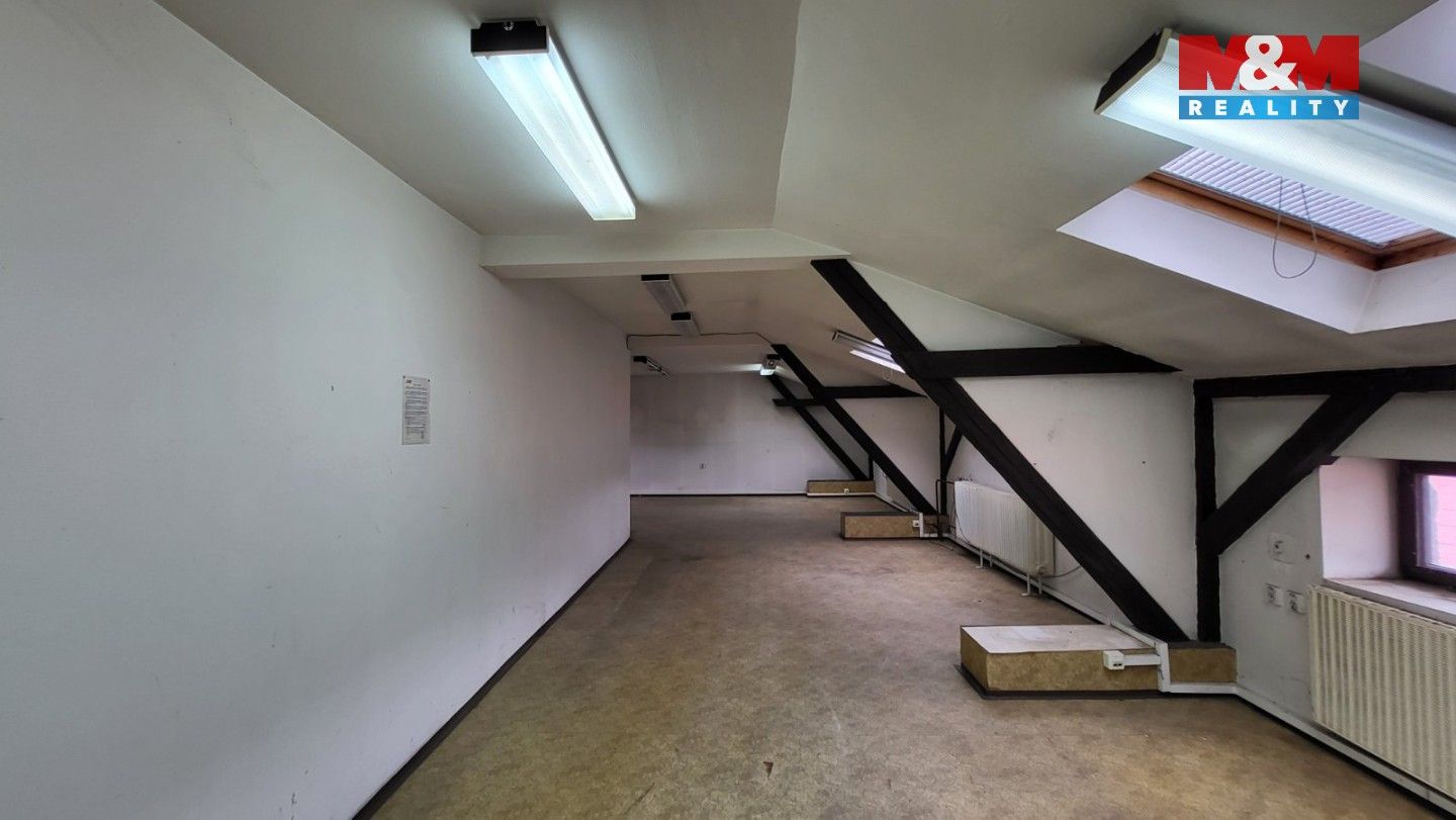 Pronájem komerčního prostoru 140 m² - foto 42