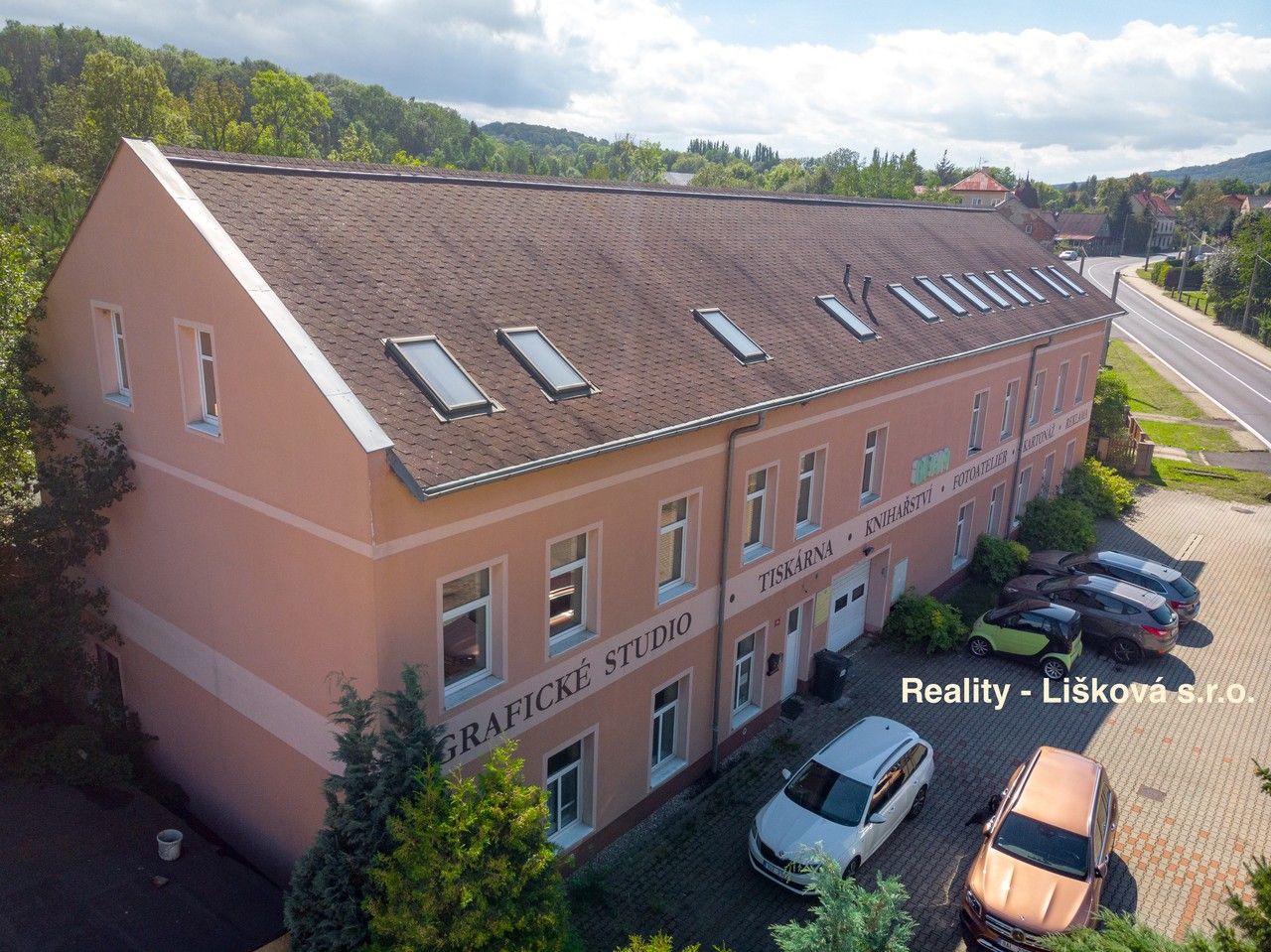 Pronájem komerčního prostoru 261 m² - foto 4