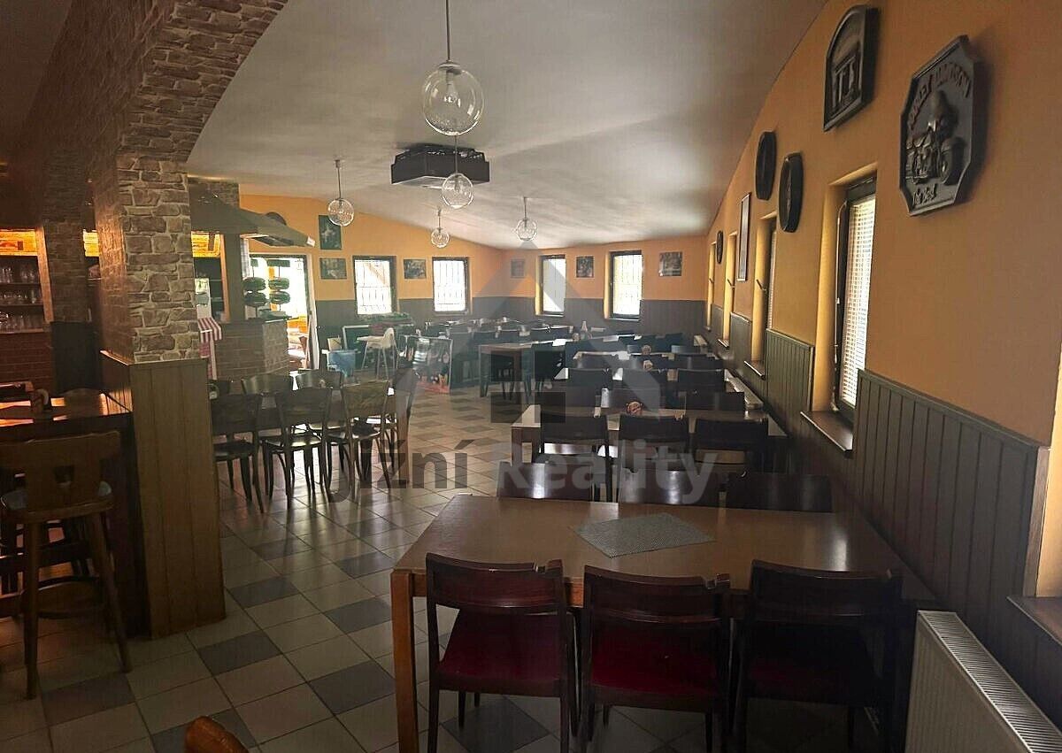 Prodej komerčního prostoru 400 m² - foto 6