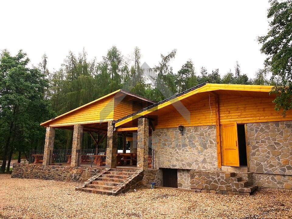 Prodej komerčního prostoru 400 m² - foto 2
