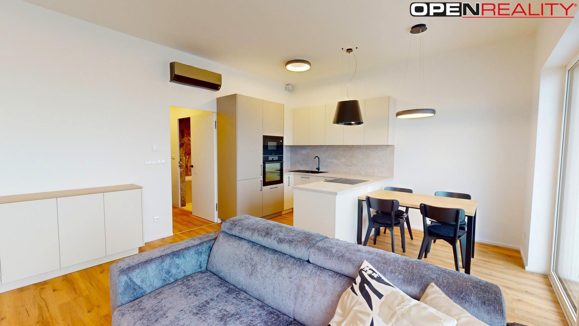 Pronájem bytu 2+kk 72 m² - foto 3