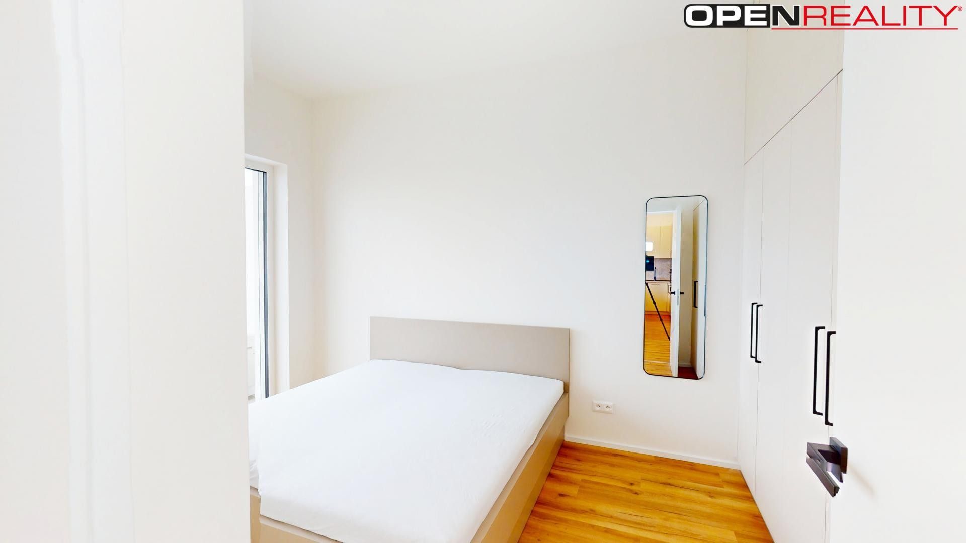 Pronájem bytu 2+kk 72 m² - foto 11