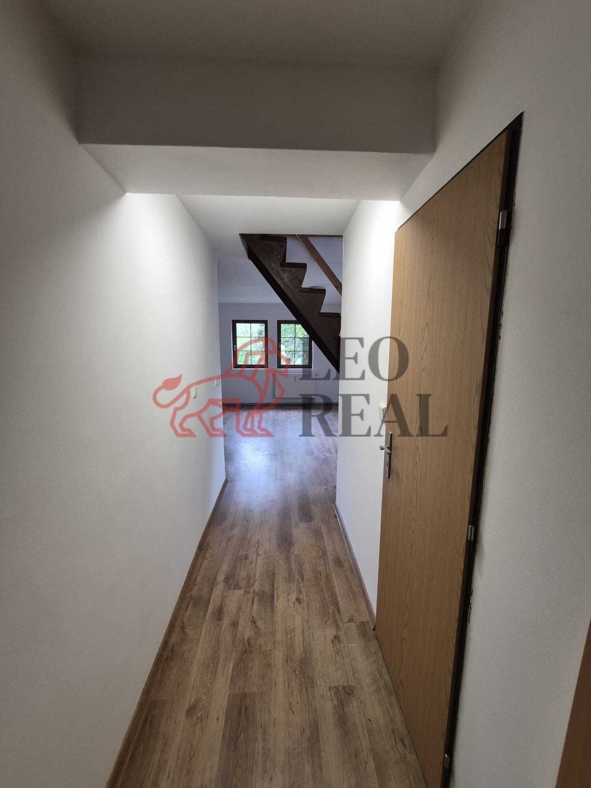 Pronájem bytu 2+1 78 m² - foto 6