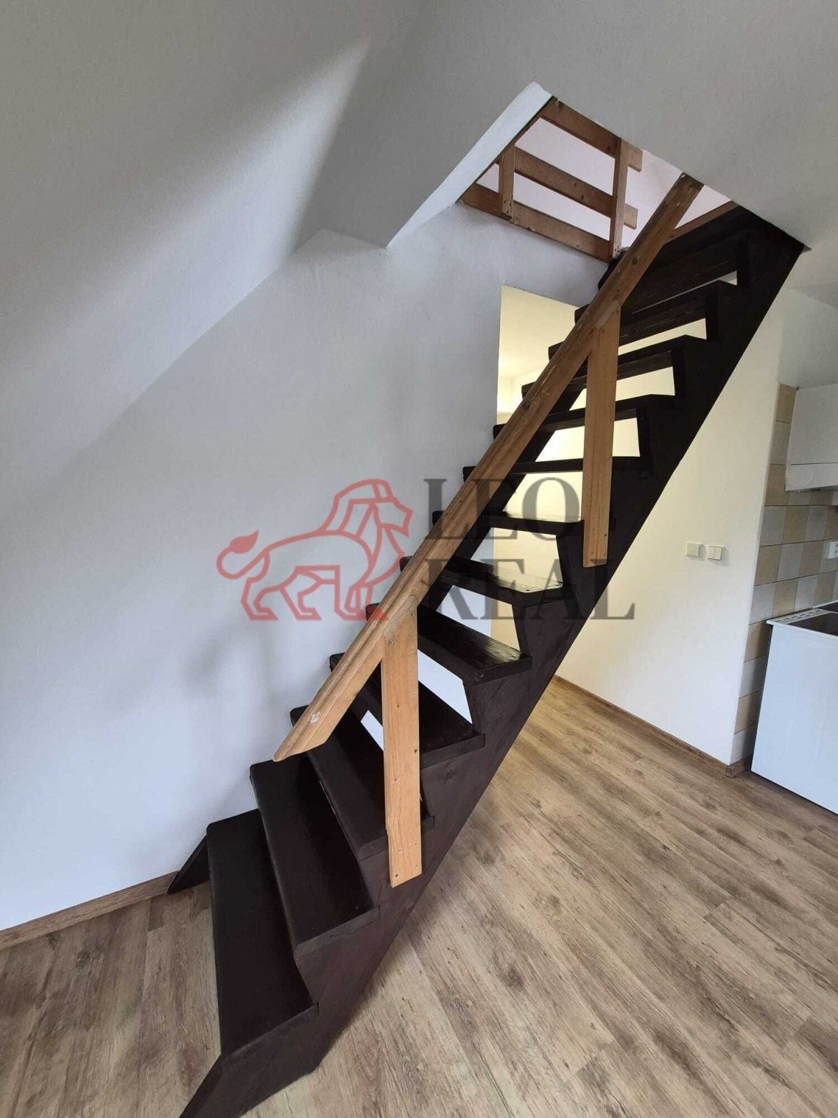Pronájem bytu 2+1 78 m² - foto 2