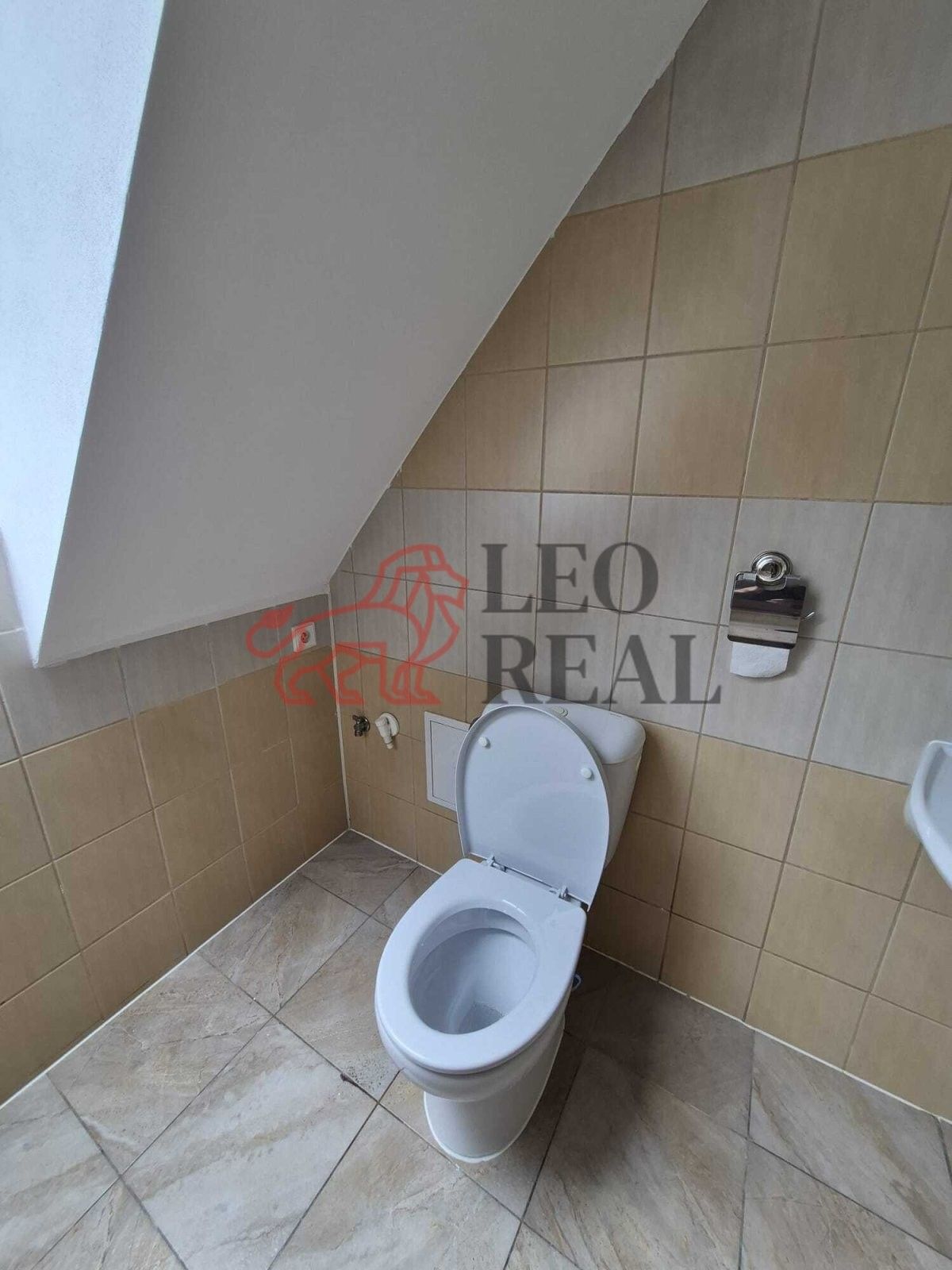 Pronájem bytu 2+1 78 m² - foto 5