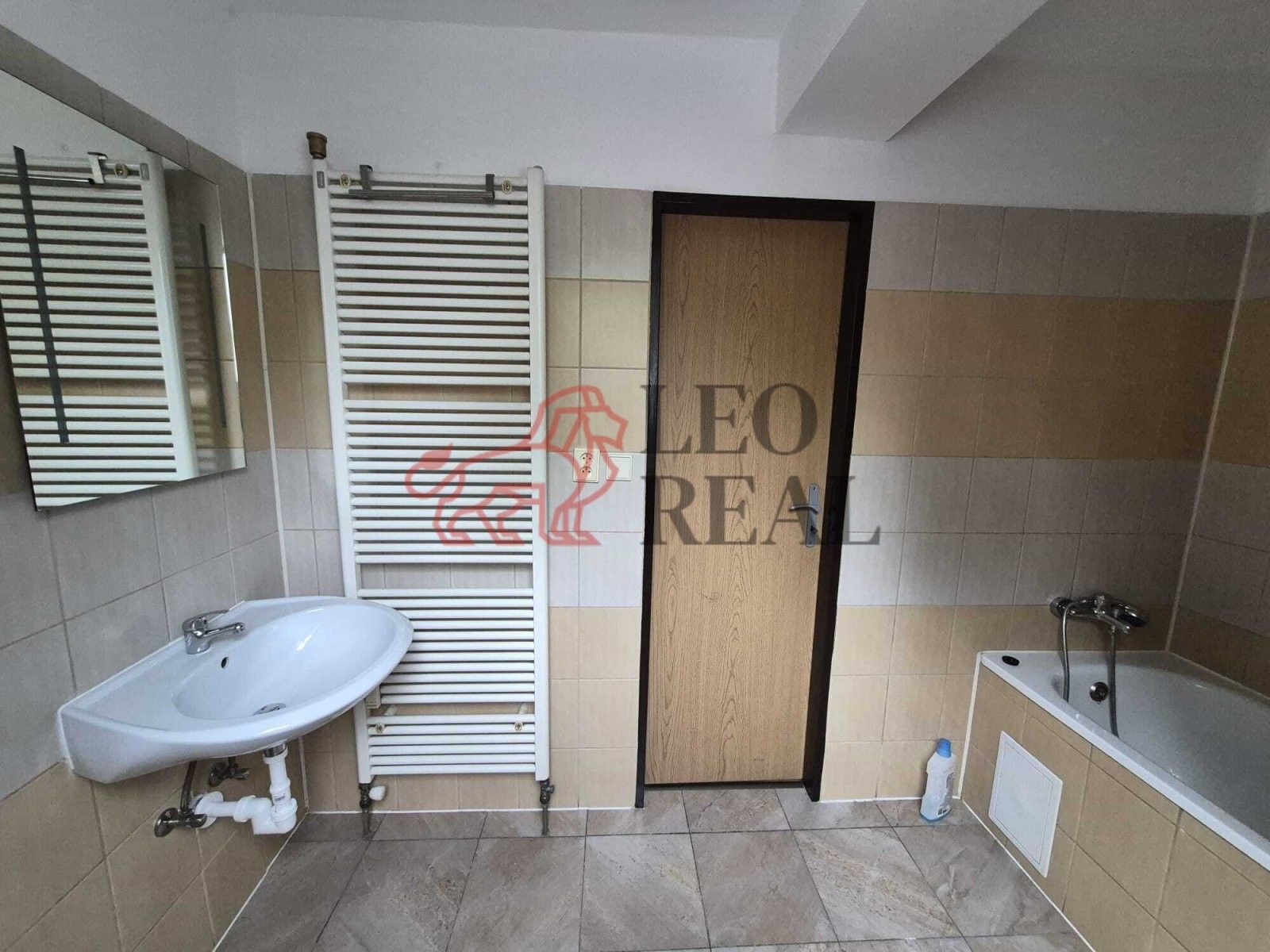 Pronájem bytu 2+1 78 m² - foto 3