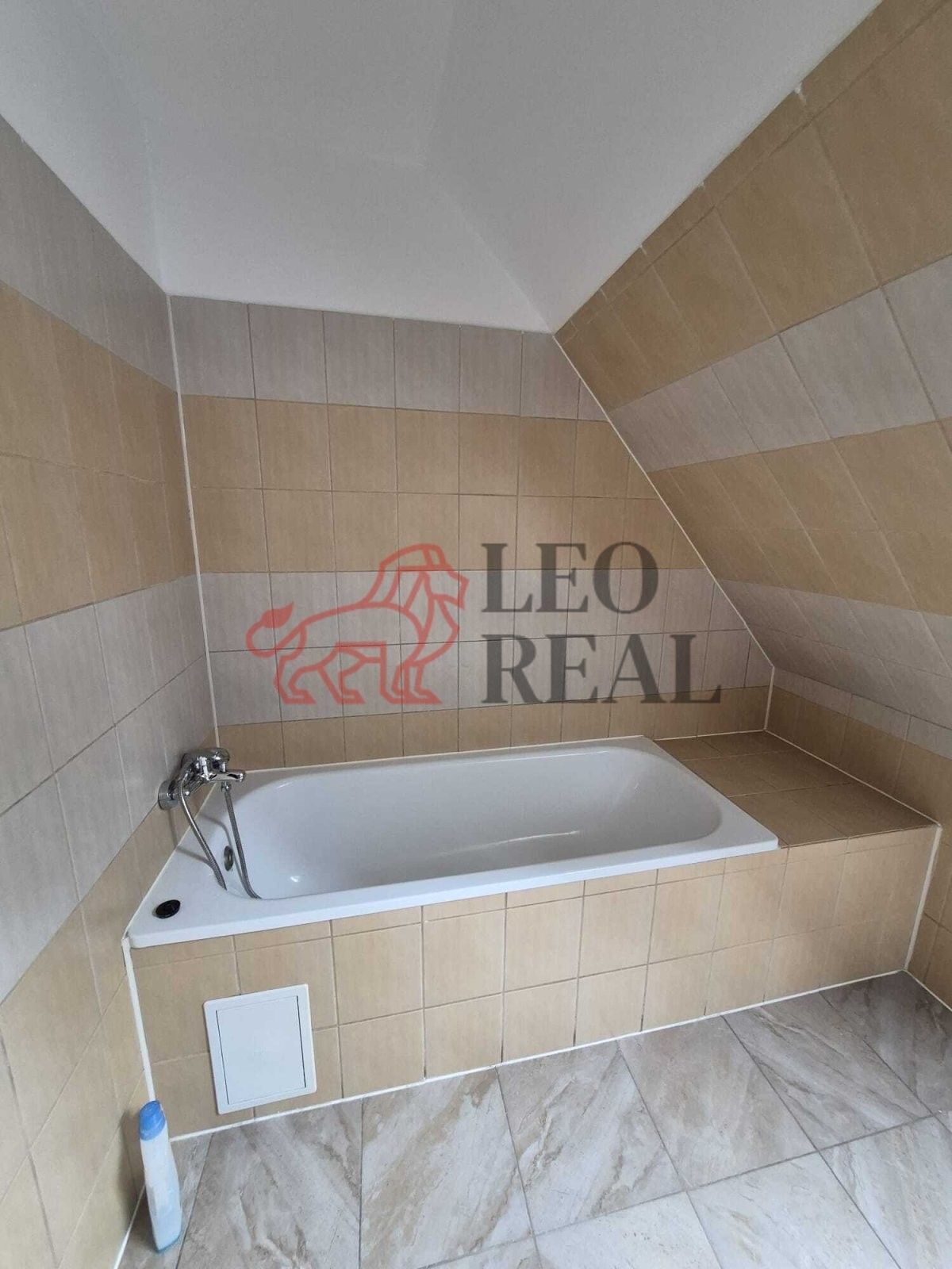 Pronájem bytu 2+1 78 m² - foto 10