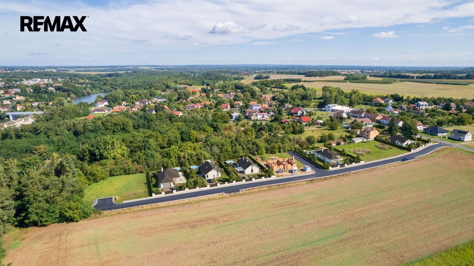 Prodej pozemku 879 m² - foto 2