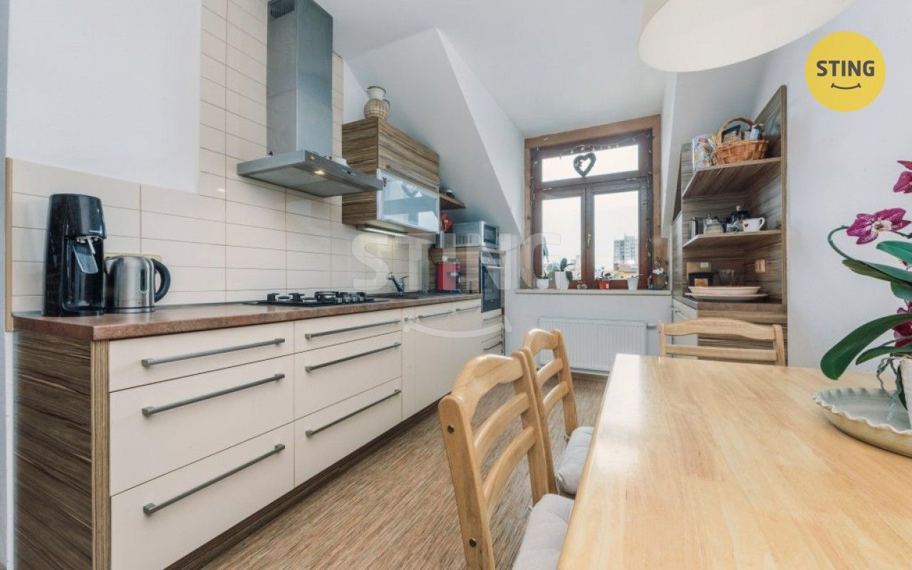 Prodej nemovitosti 300 m² - foto 4