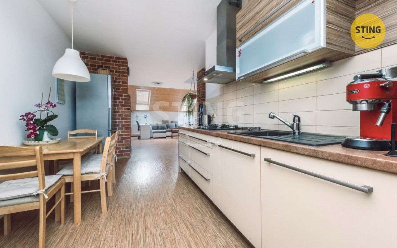 Prodej nemovitosti 300 m² - foto 5