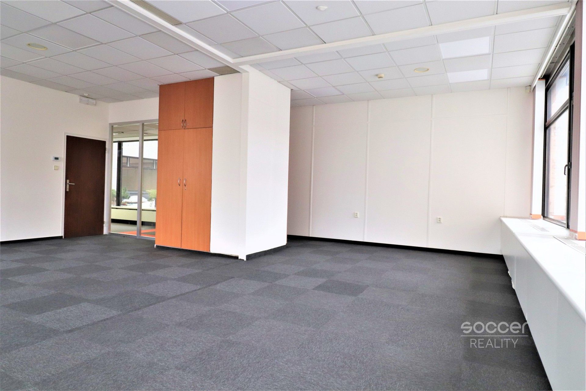 Pronájem komerčního prostoru 66 m² - foto 4