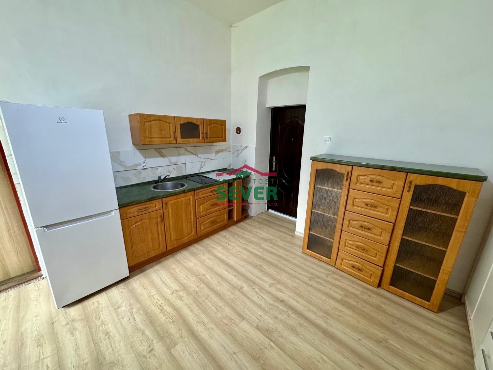 Prodej nemovitosti 450 m² - foto 6