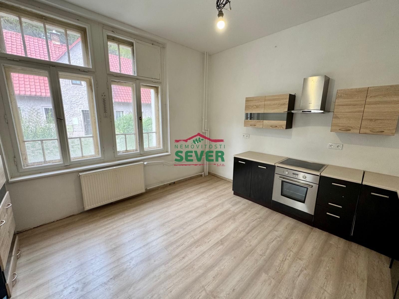 Prodej nemovitosti 450 m² - foto 12