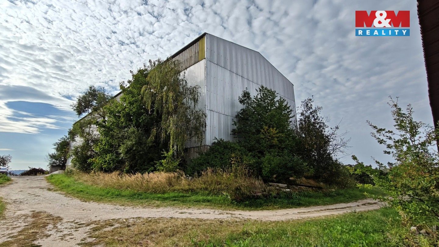 Pronájem komerčního prostoru 1071 m² - foto 2