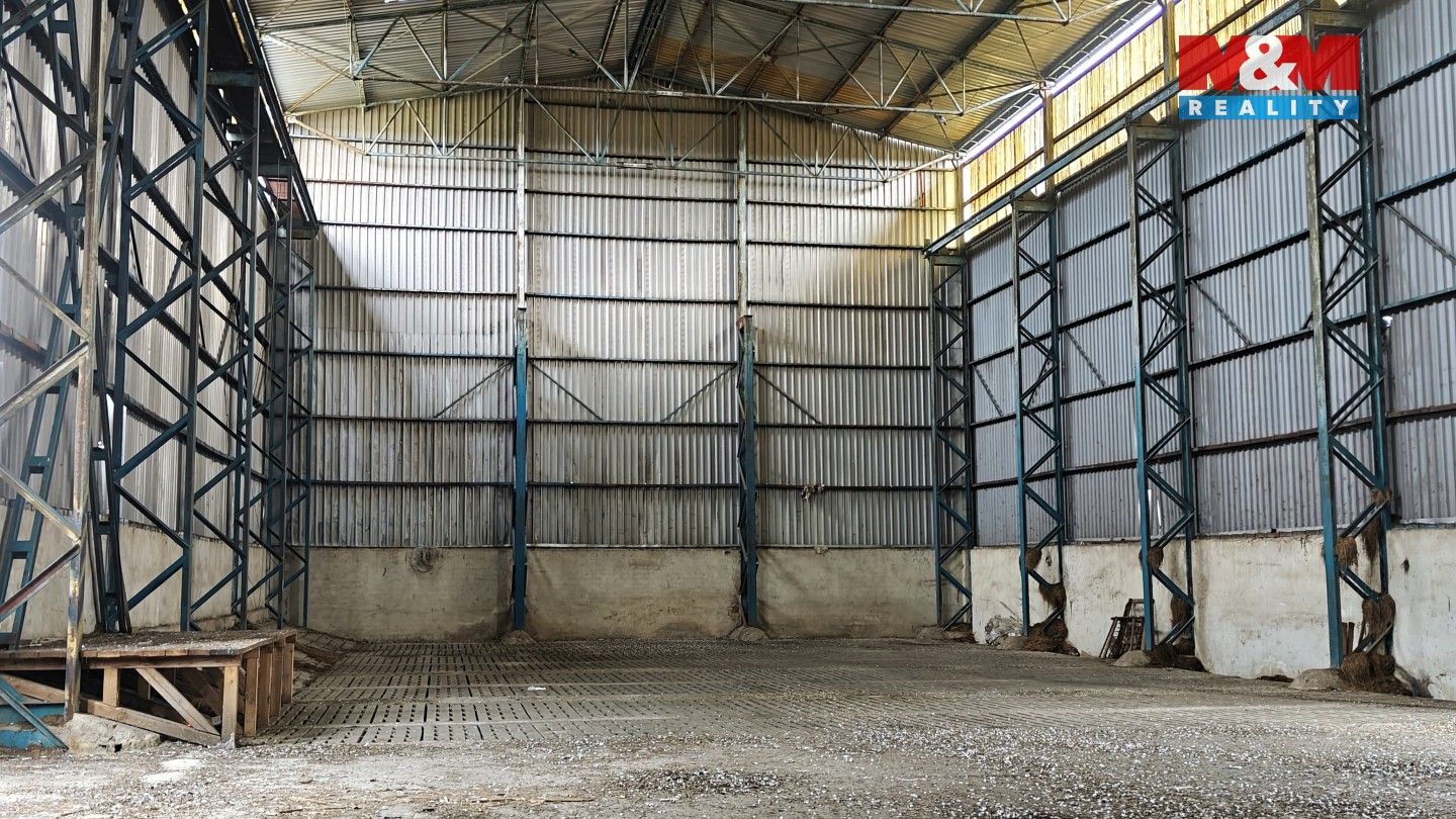 Pronájem komerčního prostoru 1071 m² - foto 6