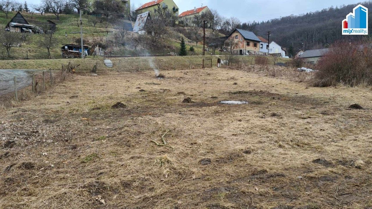 Prodej pozemku 2156 m² - foto 1