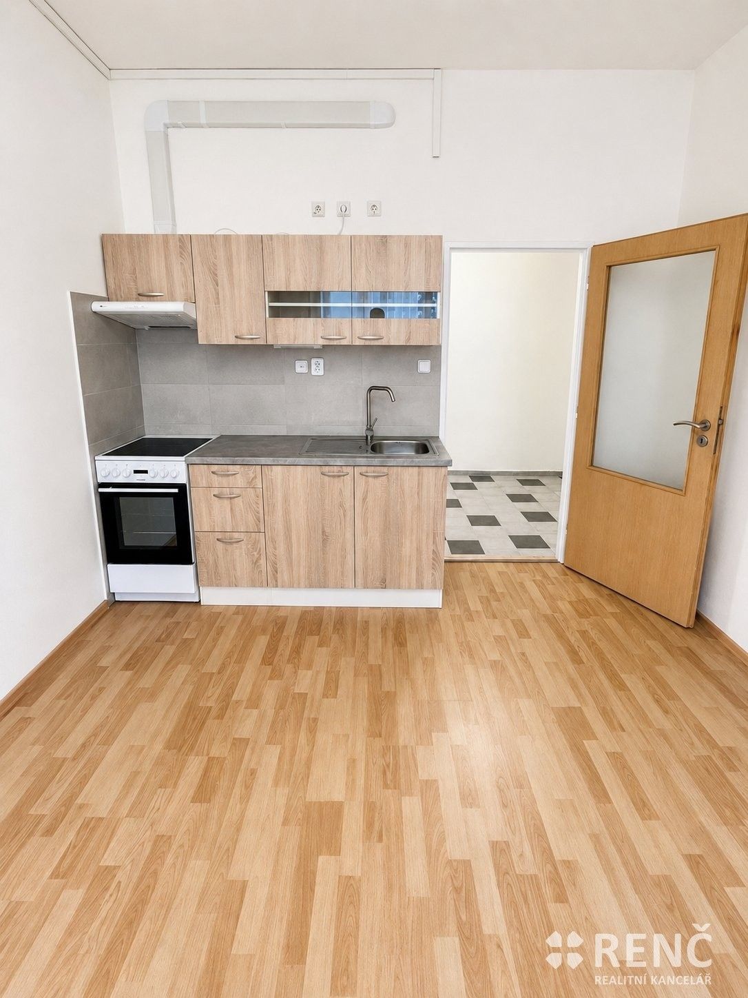 Pronájem bytu 1+kk 30 m² - foto 1