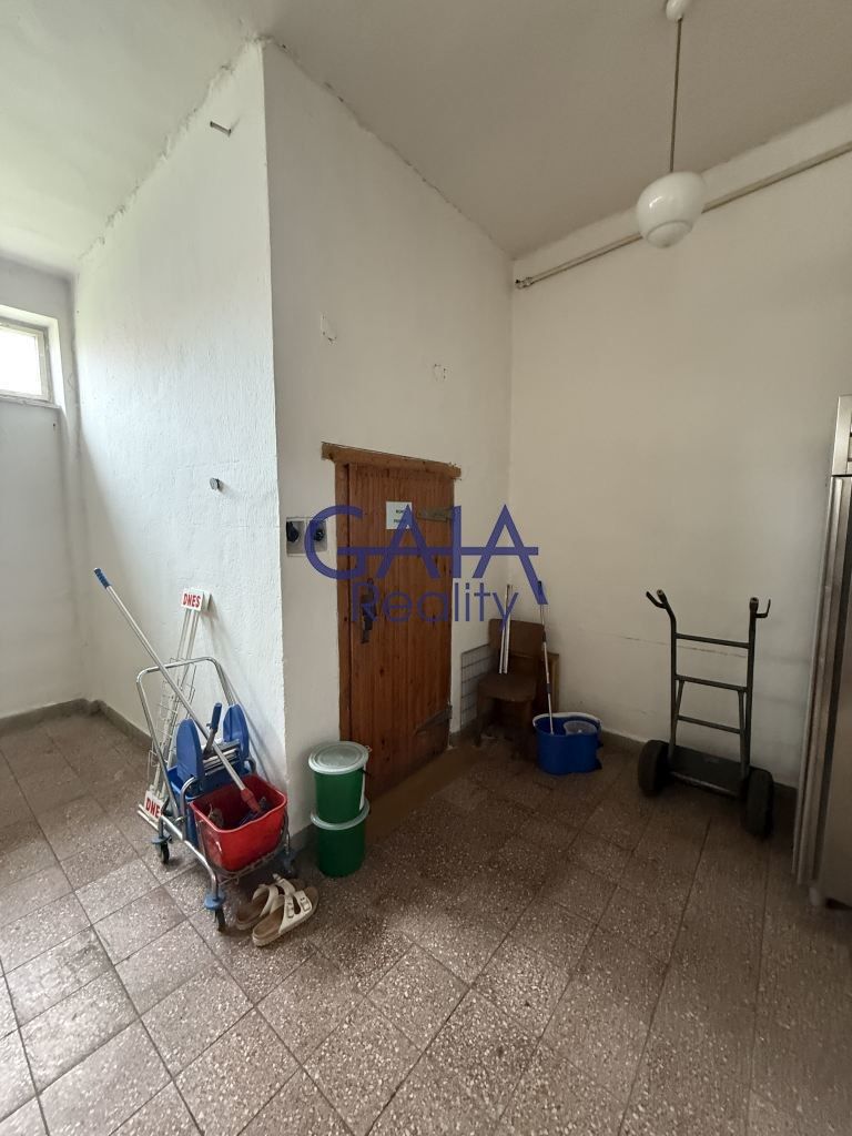 Prodej komerčního prostoru 268 m² - foto 9
