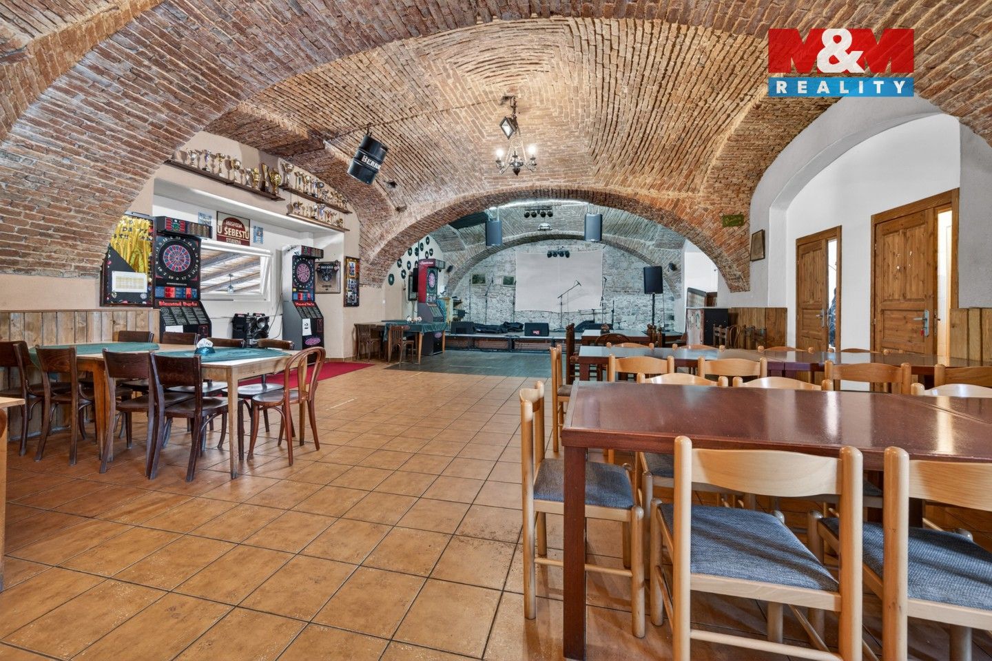 Prodej komerčního prostoru 879 m² - foto 5