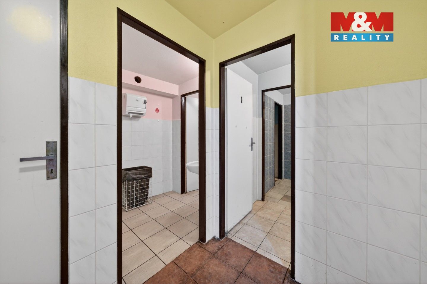Prodej komerčního prostoru 879 m² - foto 12