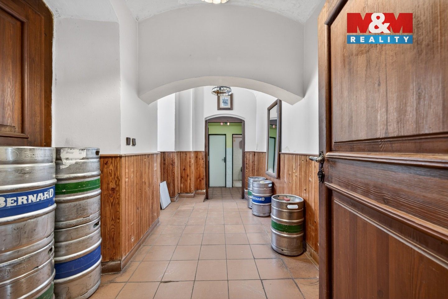 Prodej komerčního prostoru 879 m² - foto 11