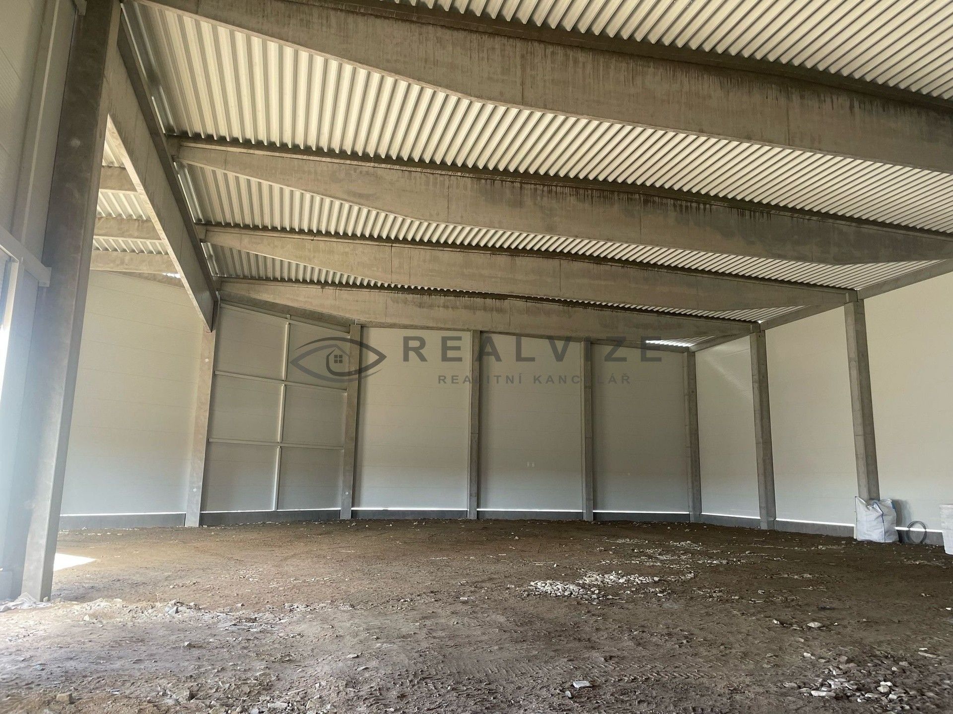 Pronájem komerčního prostoru 456 m² - foto 2