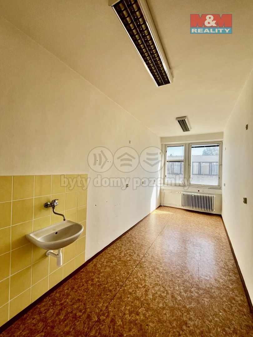 Pronájem komerčního prostoru 109 m² - foto 6
