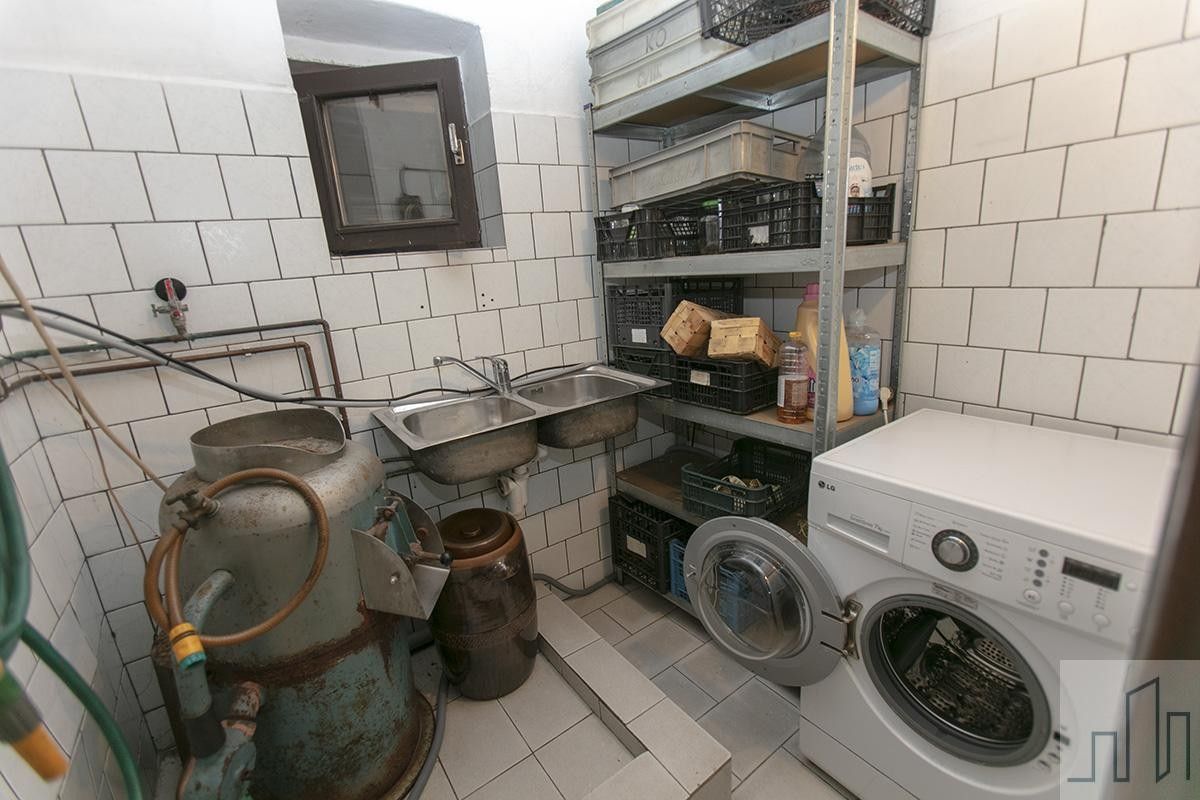 Prodej komerčního prostoru 415 m² - foto 27