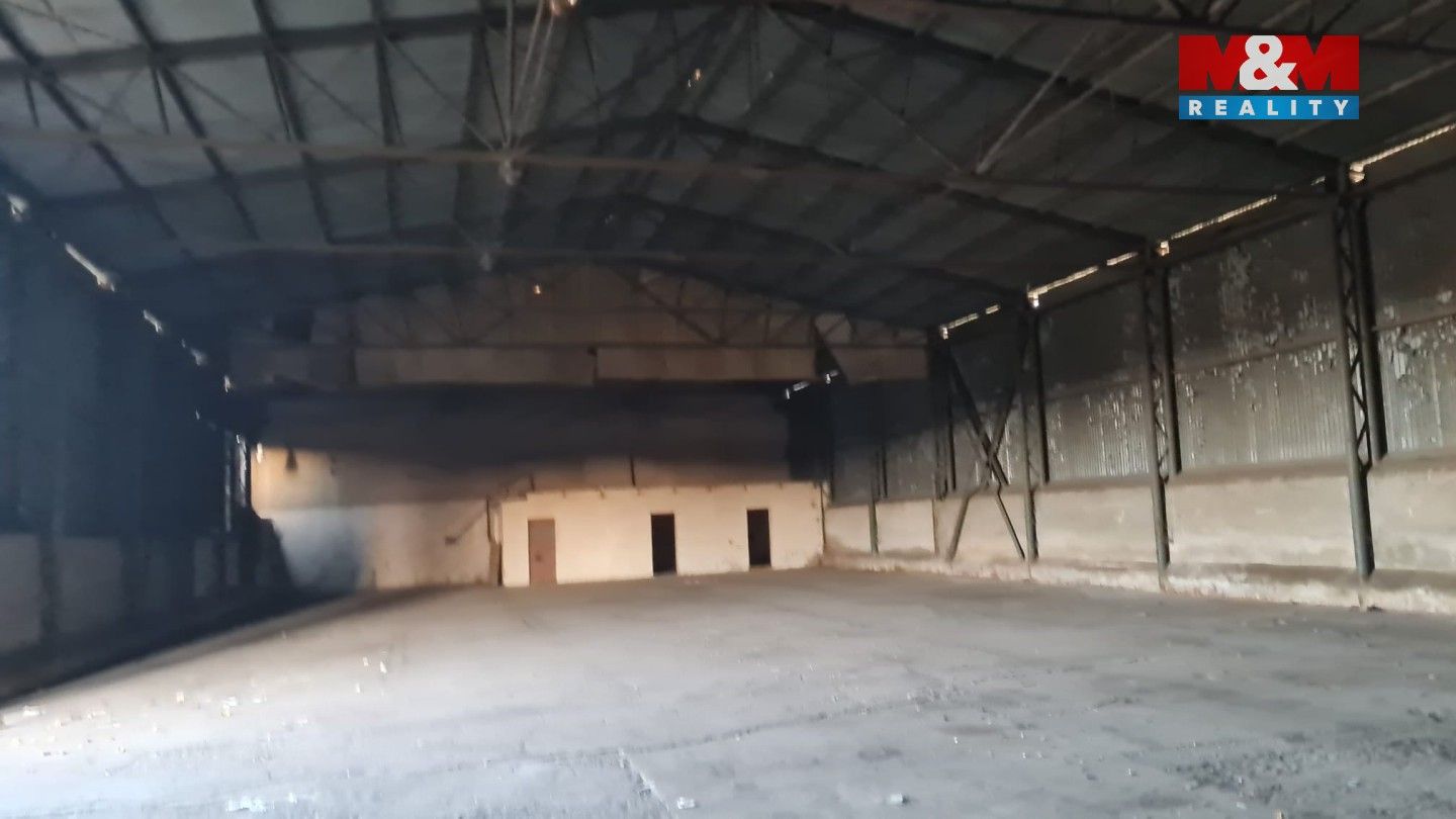 Pronájem komerčního prostoru 300 m² - foto 9