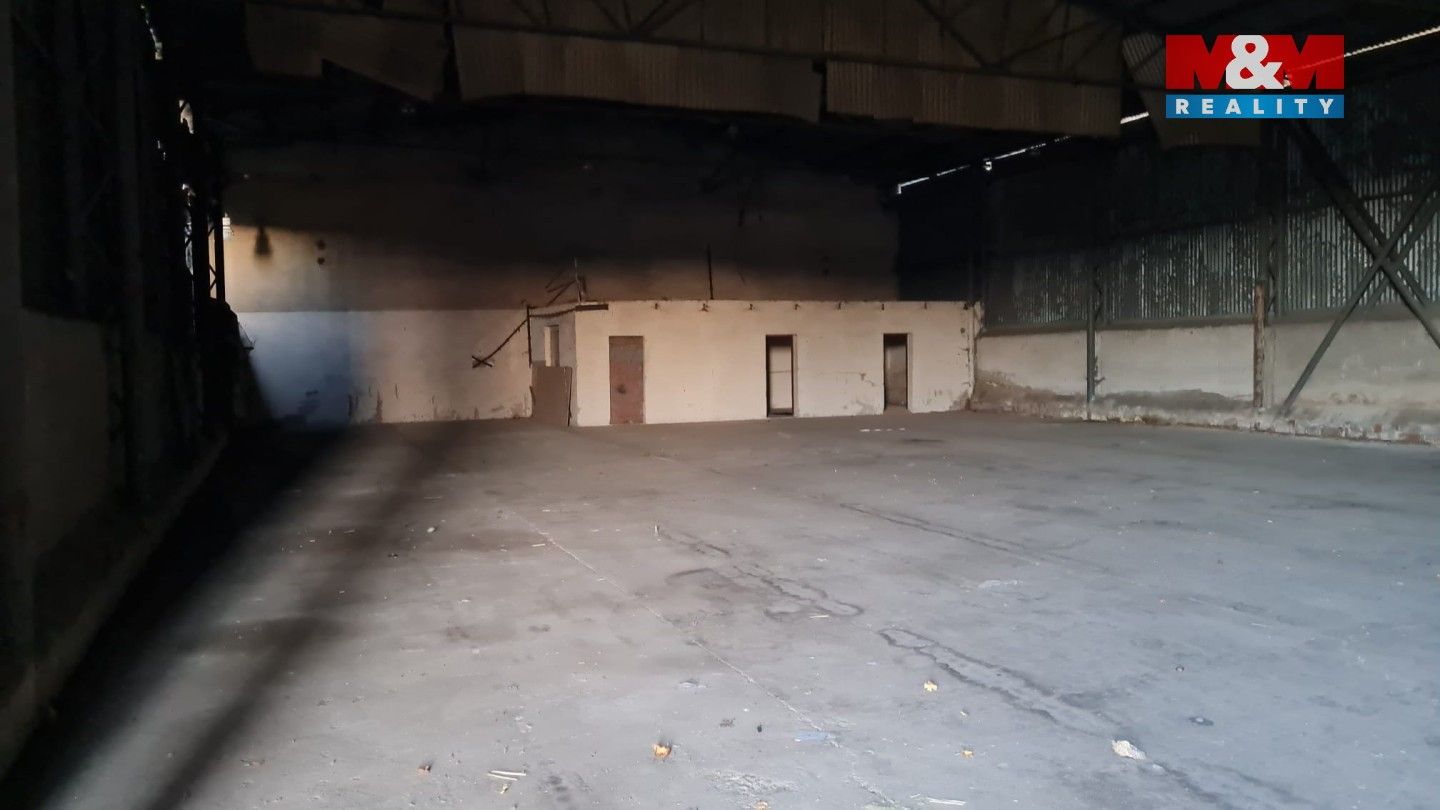 Pronájem komerčního prostoru 300 m² - foto 18