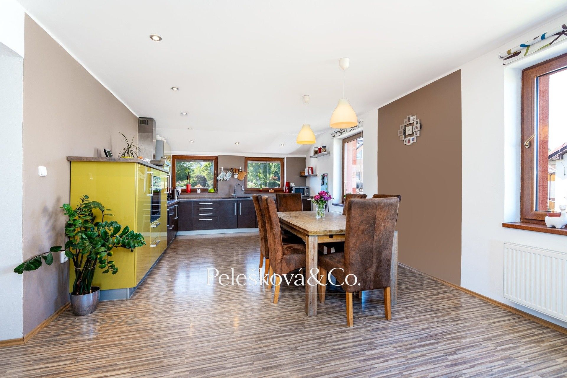 Prodej nemovitosti 333 m² - foto 3