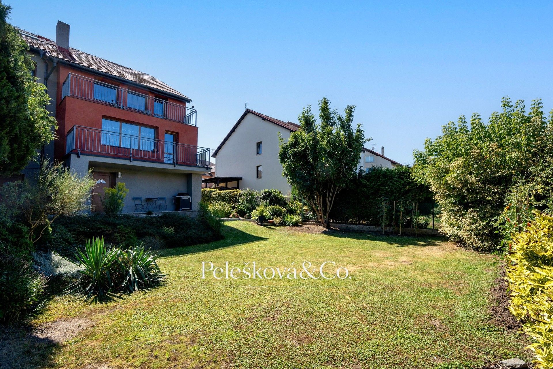 Prodej nemovitosti 333 m² - foto 1