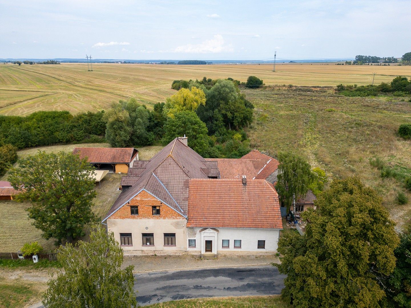 Prodej komerčního prostoru 852 m² - foto 2