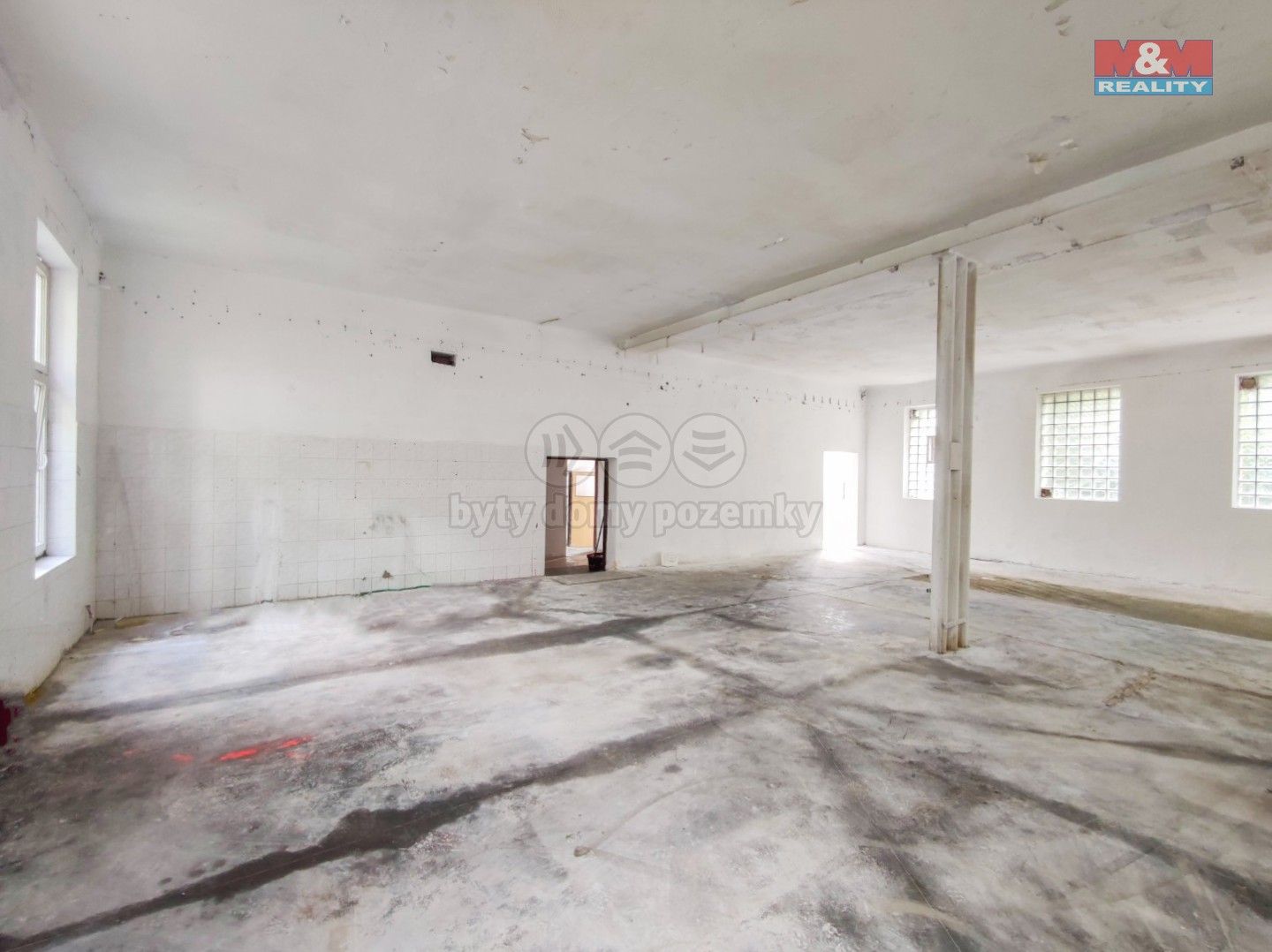 Prodej komerčního prostoru 368 m² - foto 2