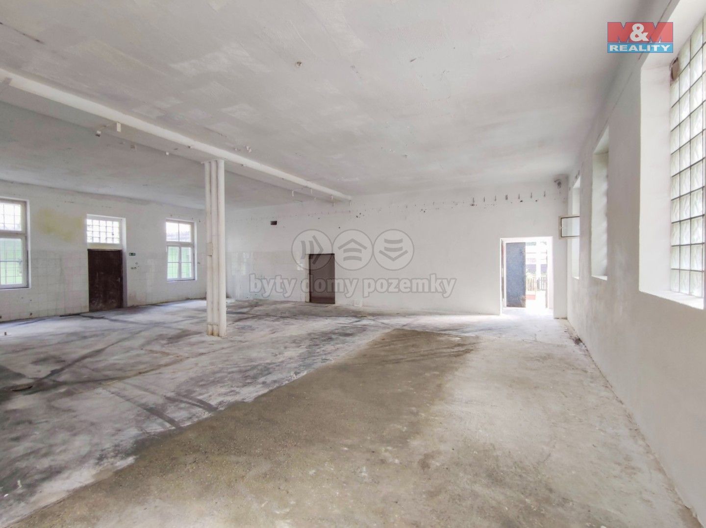 Prodej komerčního prostoru 368 m² - foto 4