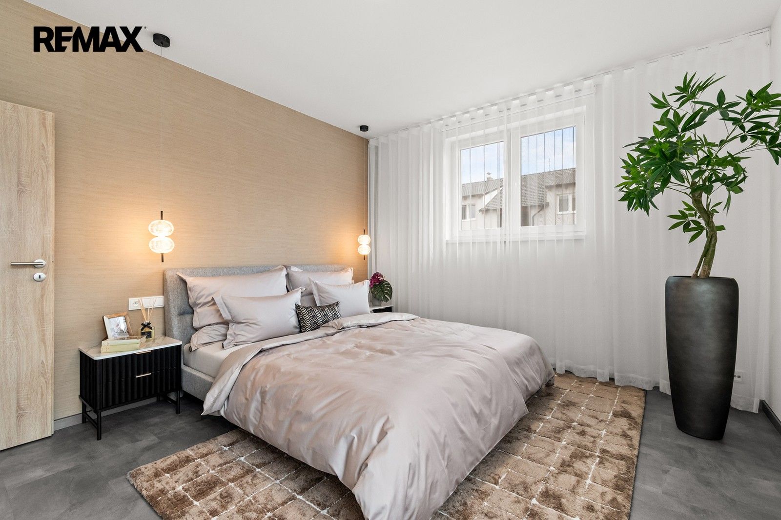 Pronájem bytu 3+kk 77 m² - foto 2