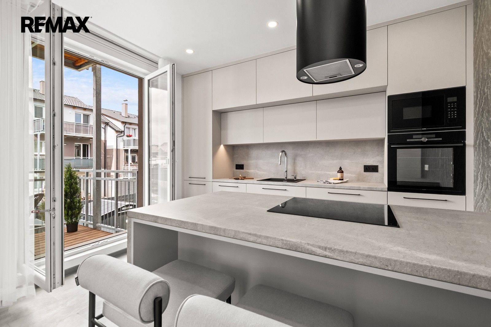 Pronájem bytu 3+kk 77 m² - foto 6