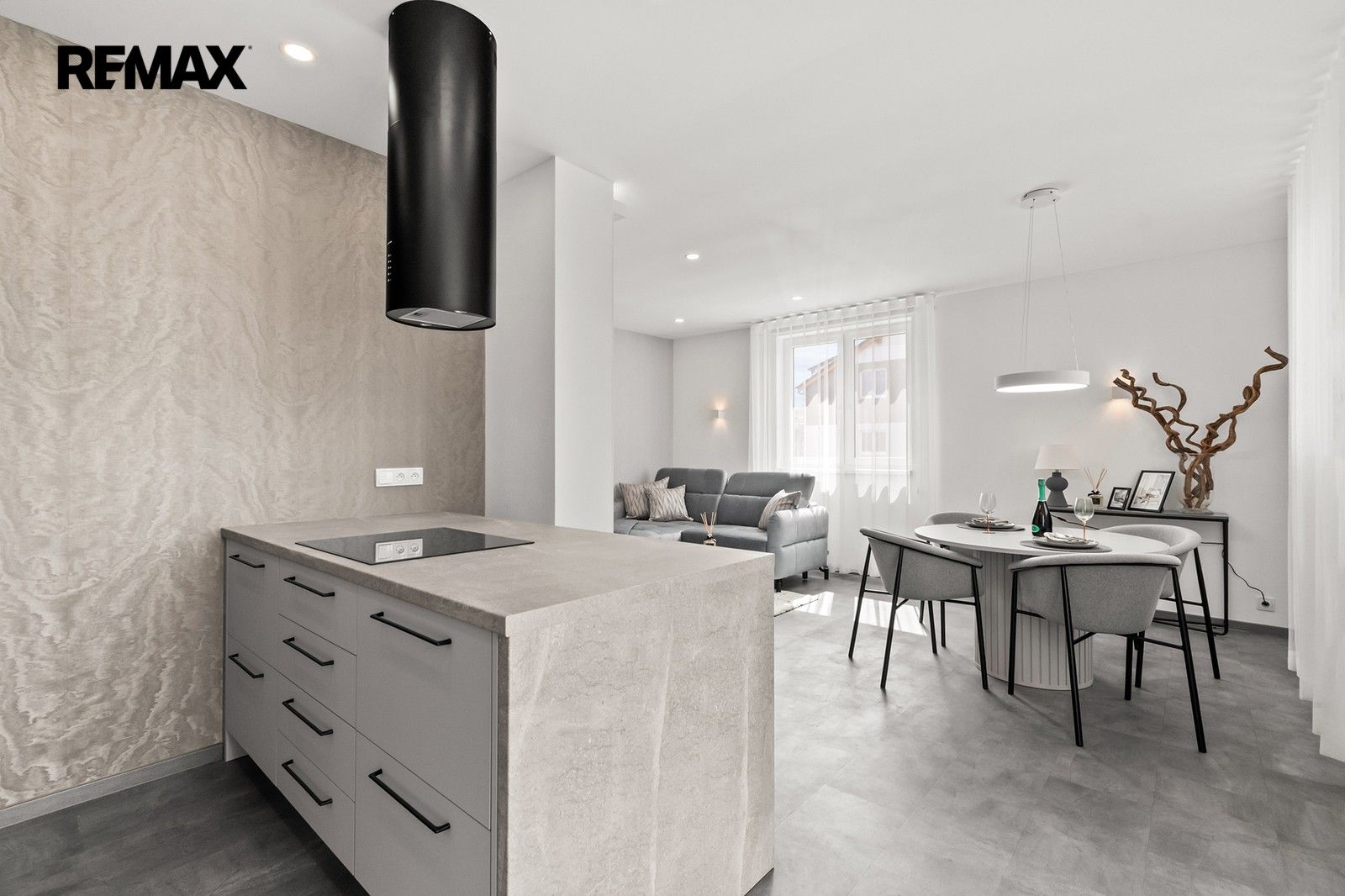 Pronájem bytu 3+kk 77 m² - foto 5