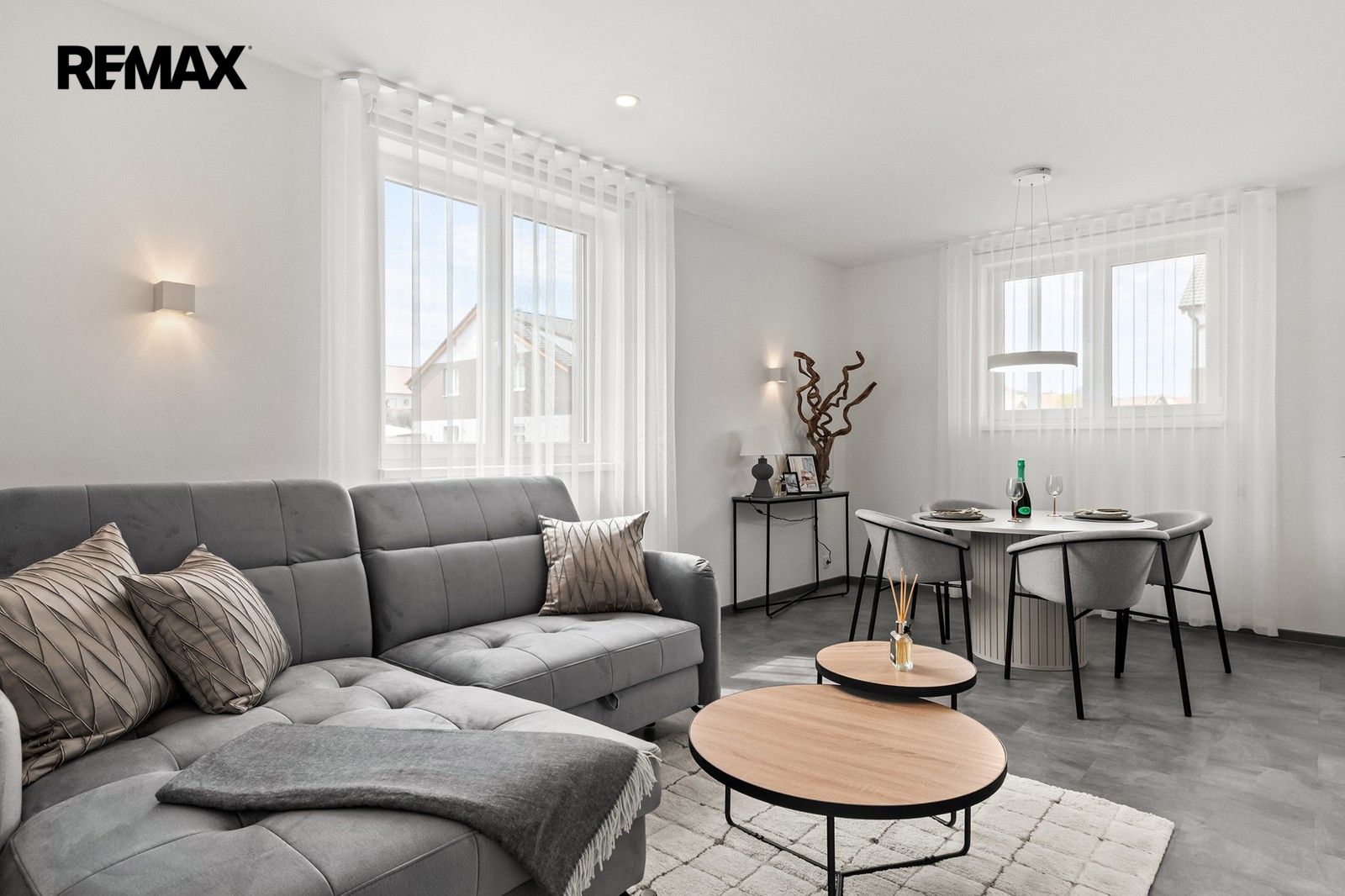 Pronájem bytu 3+kk 77 m² - foto 8