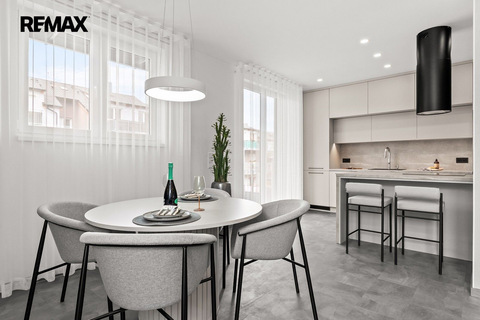 Pronájem bytu 3+kk 77 m² - foto 10